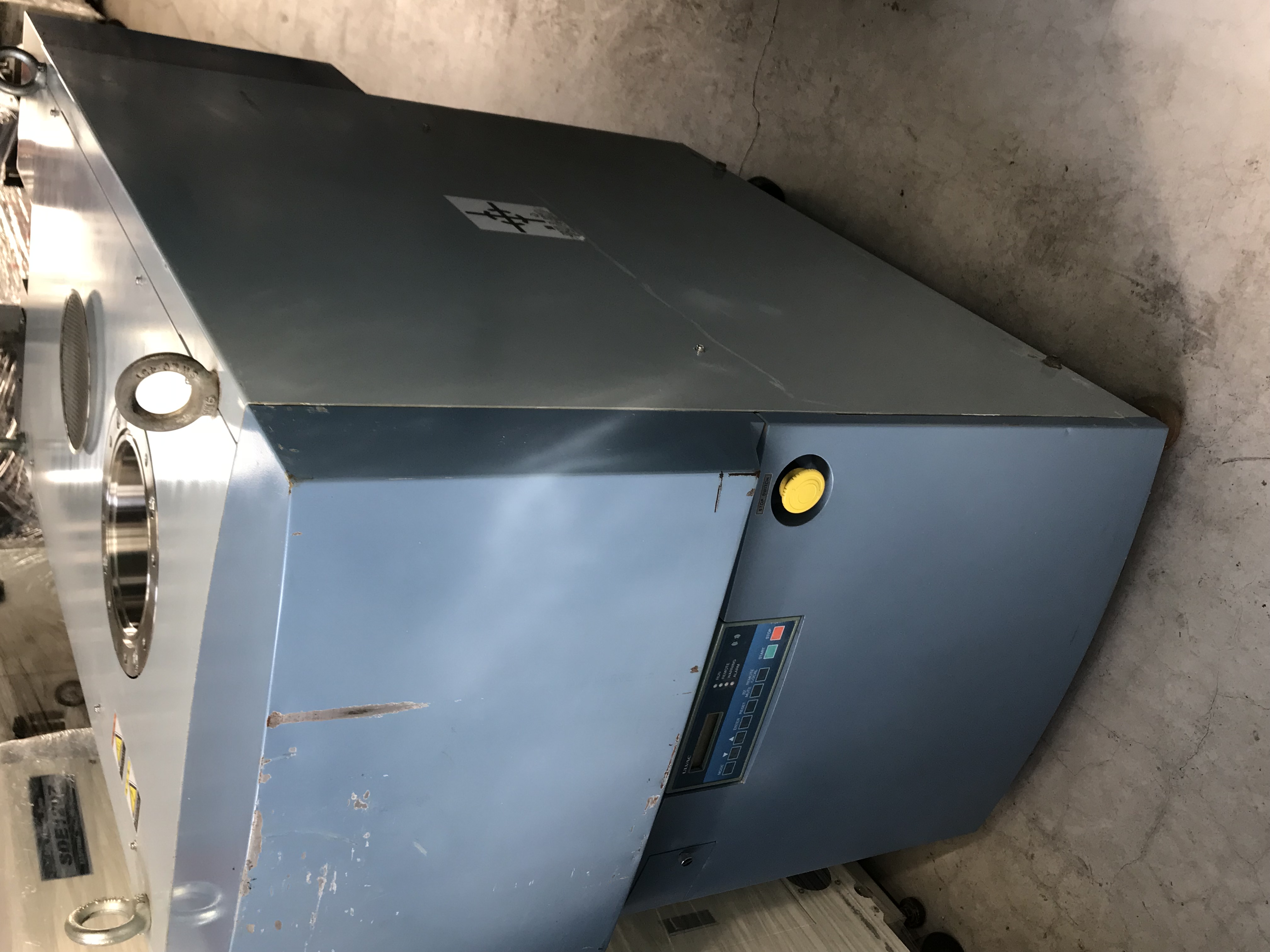 ULVAC LR1800 Dry Pump image