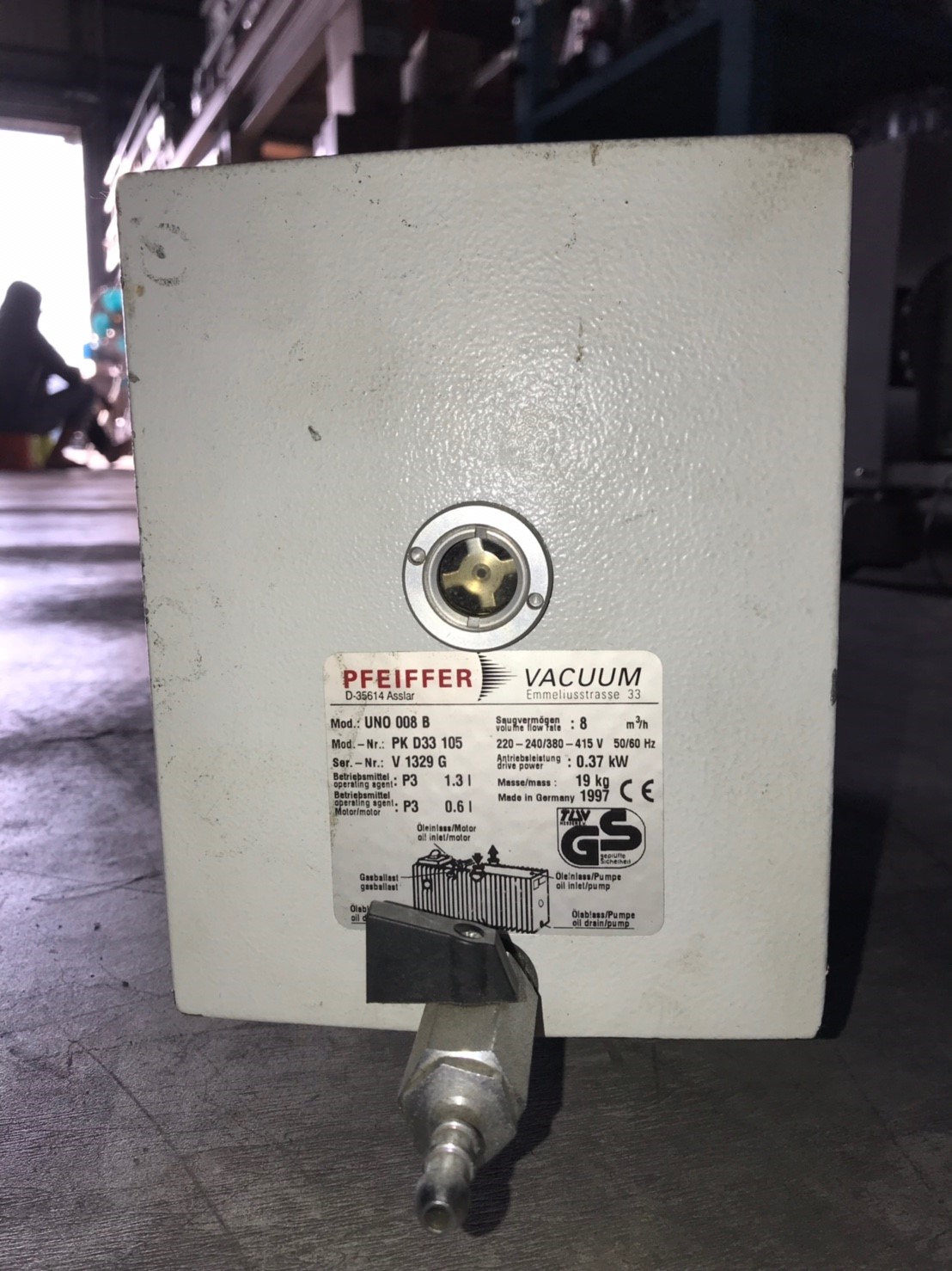 PEEIFFER VACUUM UNO 008B Rotary Pump image