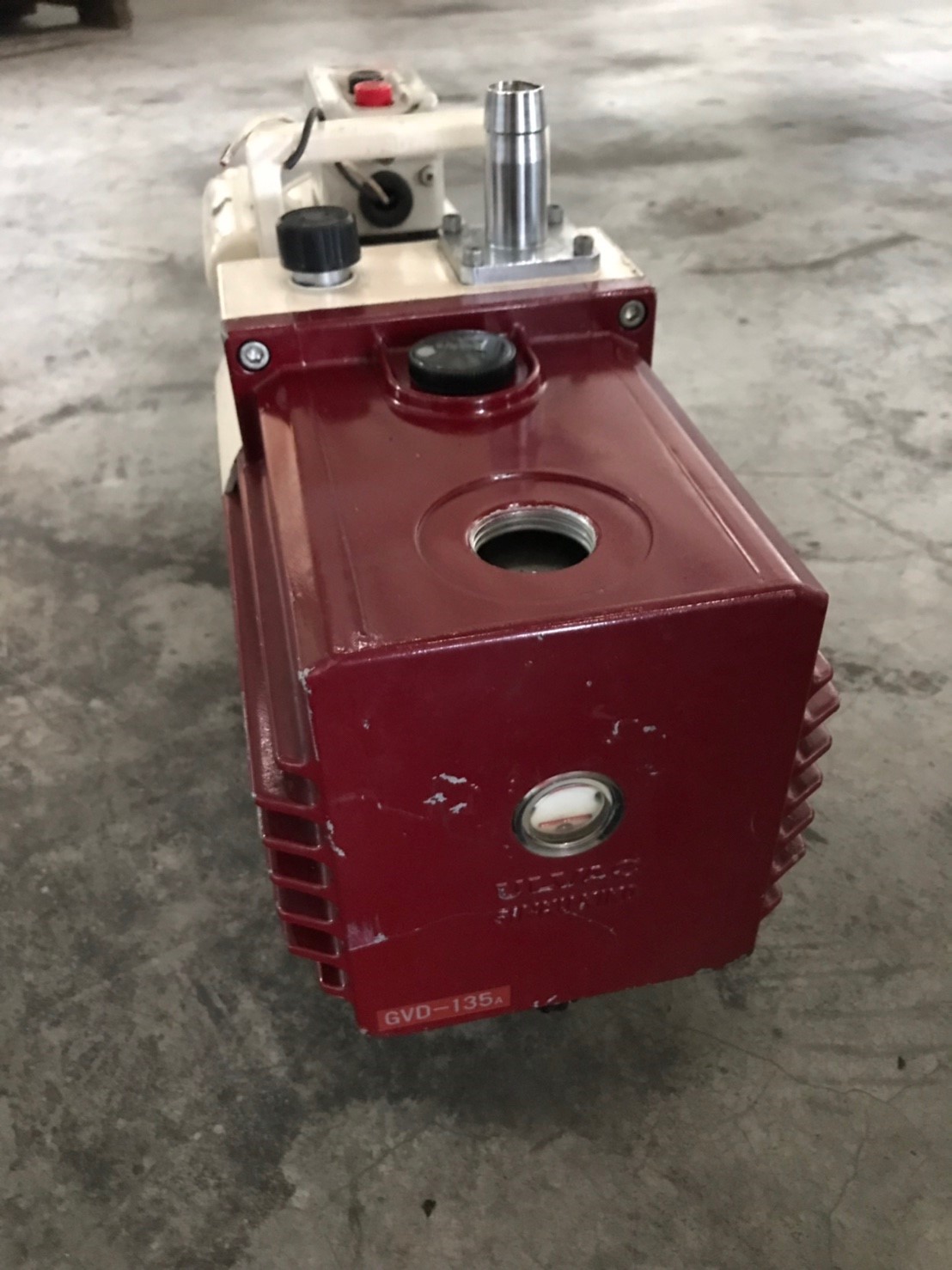 ULVAC GVD-135A Rotary Pump image