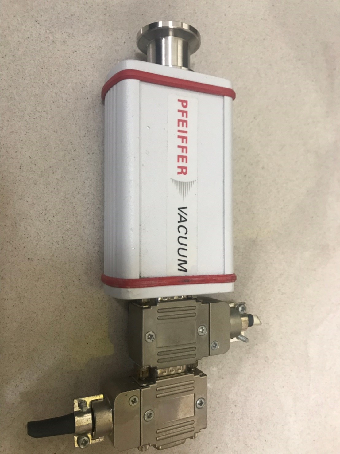 PFEIFFER PPT100 Vacuum Gauge image