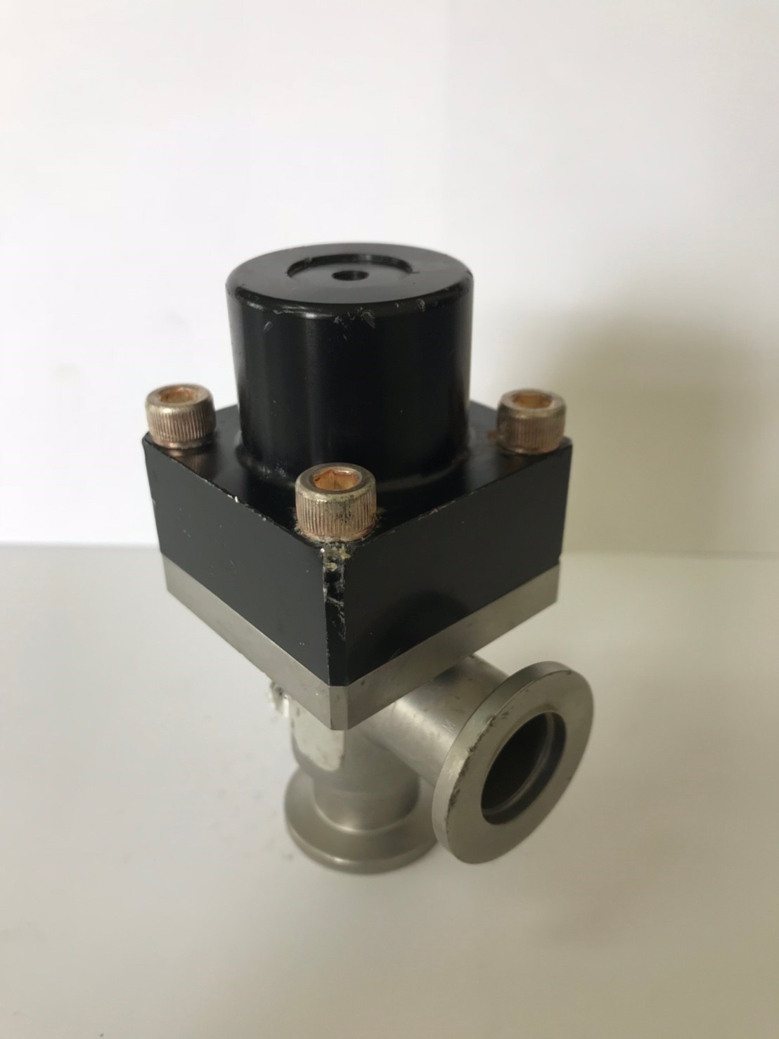 MKS CV16-K1K1-NCVV Compact Vacuum Valve image