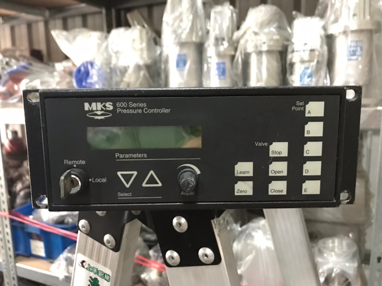 MKS 600 Series Pressure Controller image