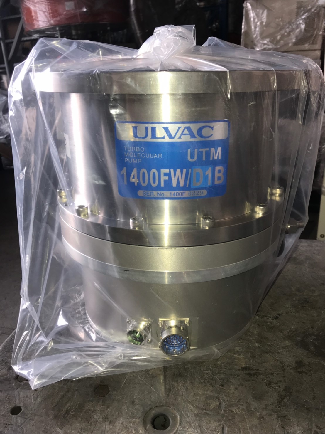 ULVAC UTM-1400FW / D1B Turbo Pump image
