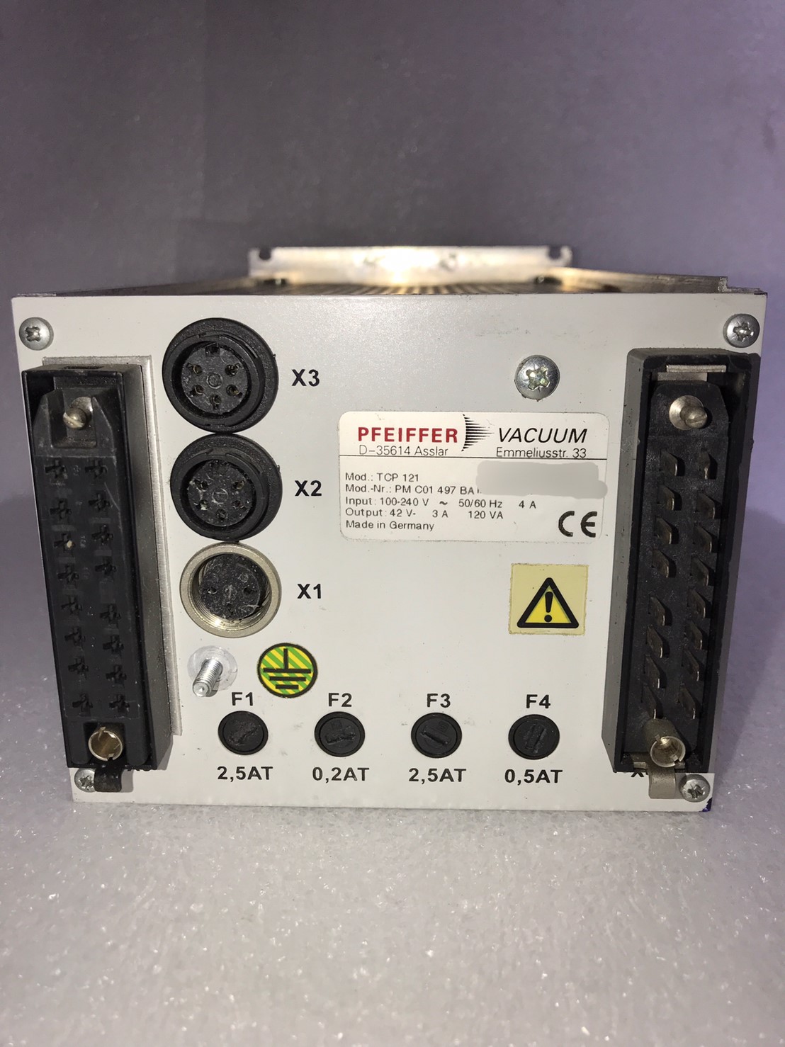 PFEIFFER VACUUM TCP 121 turbo pump controller image