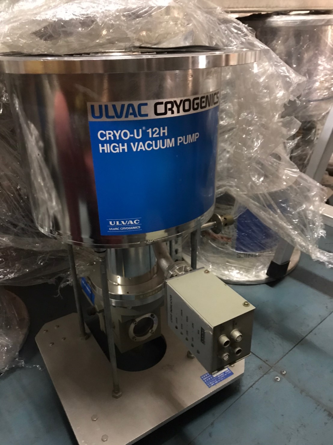 ULVAC CRYO-U12H cryo pump image