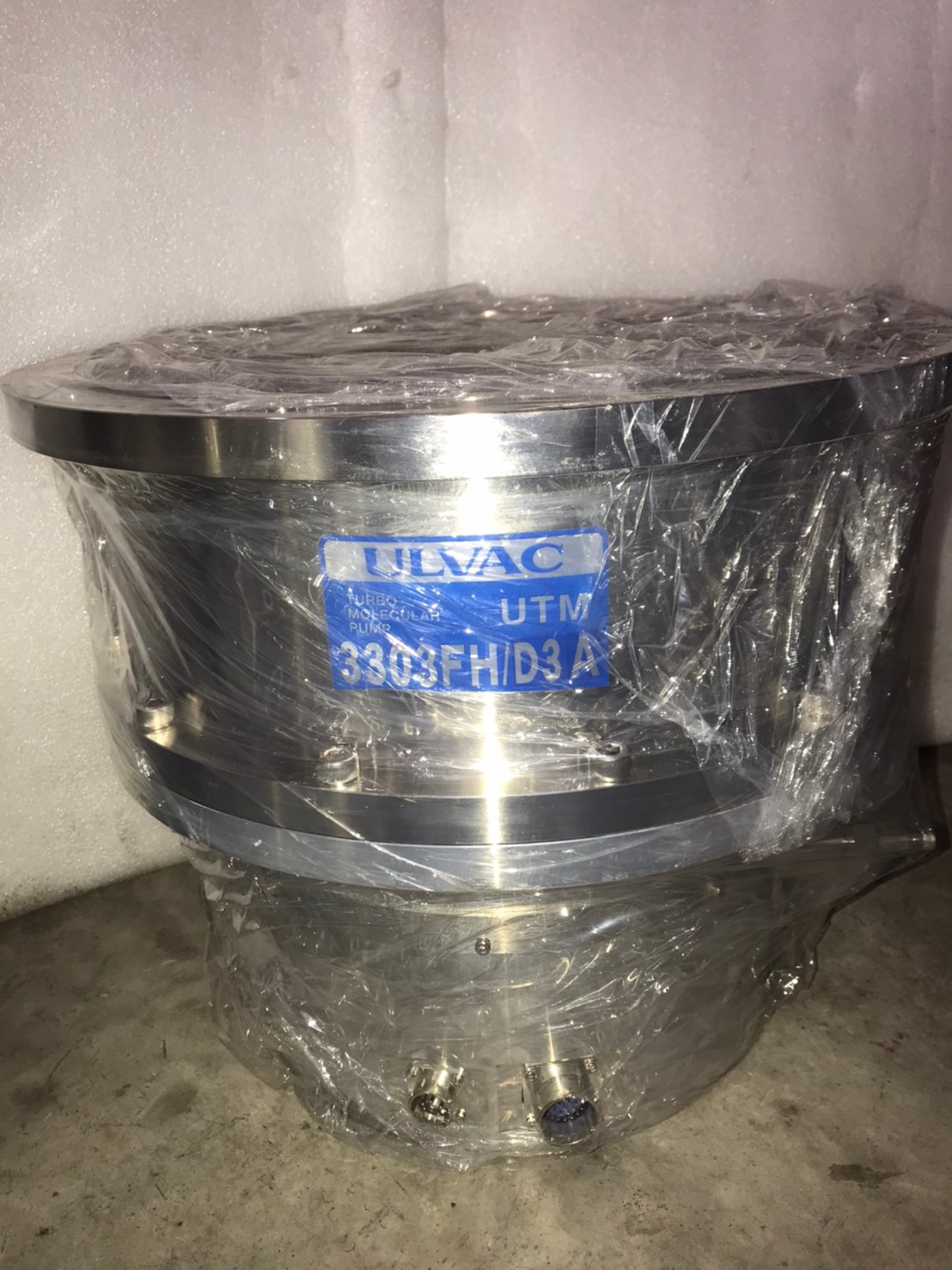 ULVAC UTM3303FH / D3A Turbo Pump image