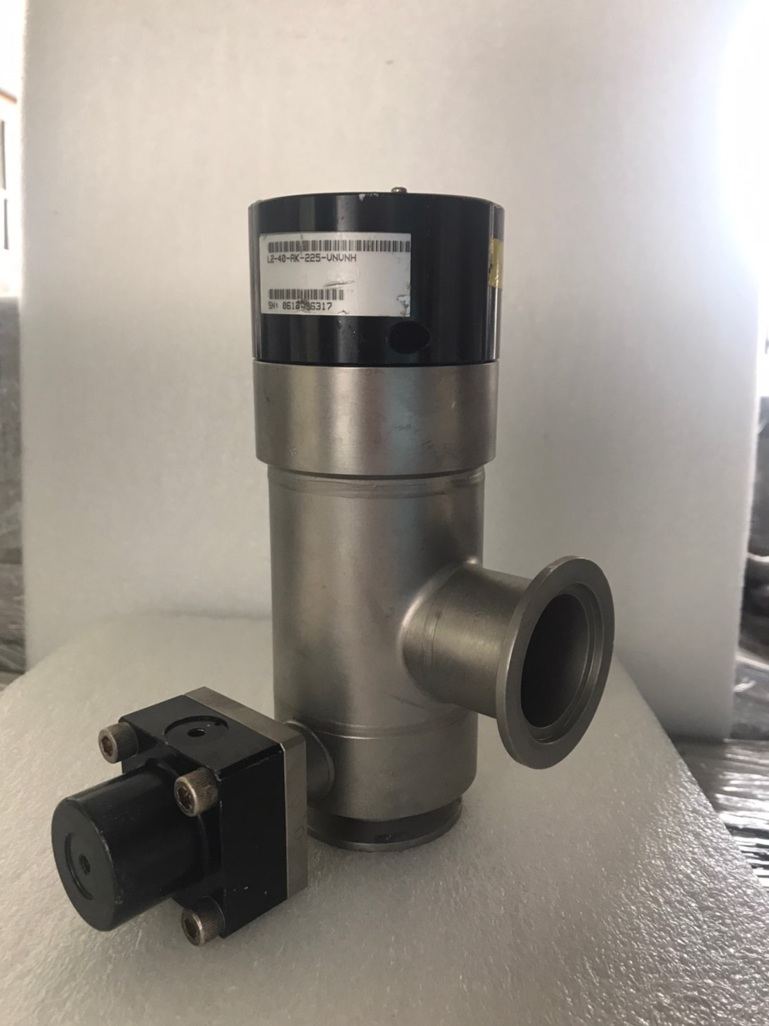 MKS L2-40-AK-225-VNVNH Vacuum Valve image
