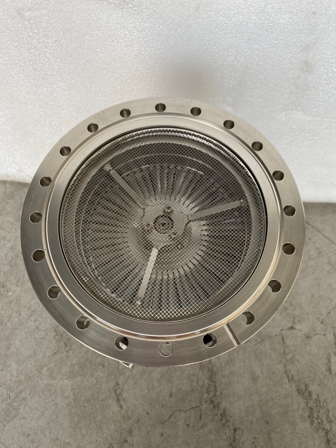 LEYBOLD TYP TURBOVAC 340 M Turbo Pump image