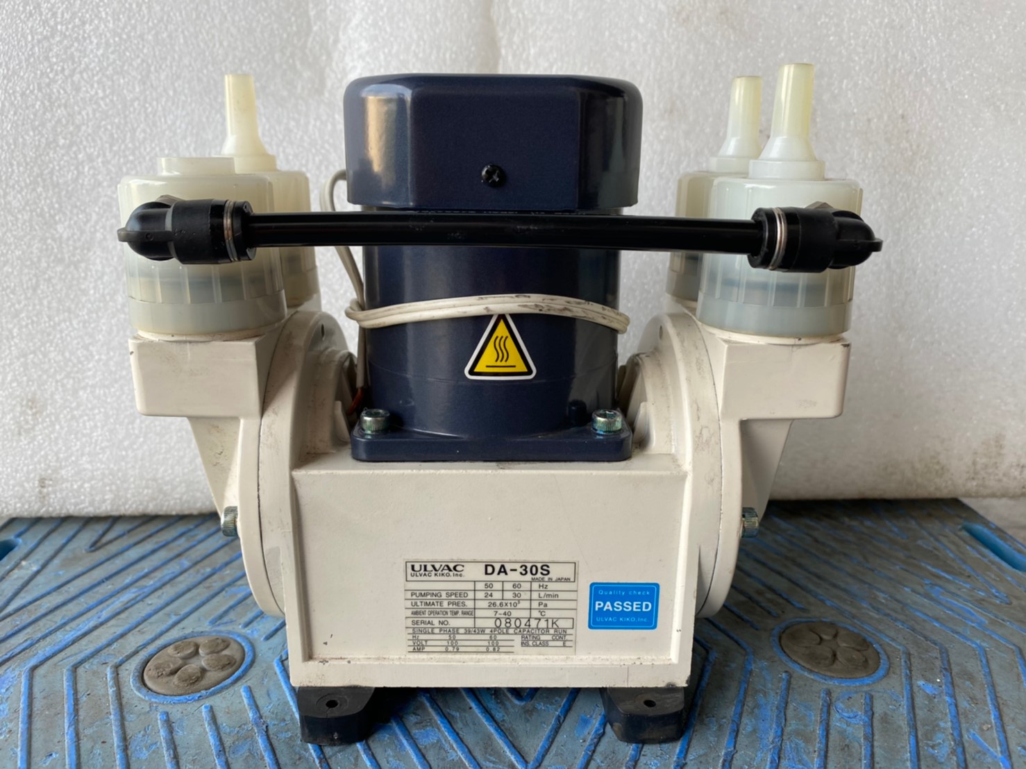 ULVAC DA-30S Diaphragm Dry Vacuum Pump image