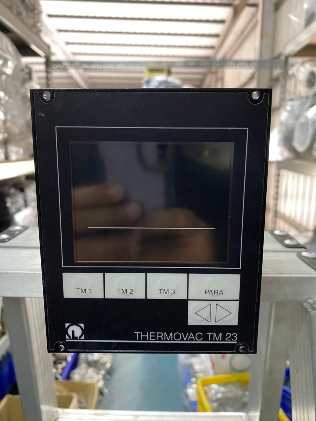 Leybold COMBIVAC TM 23 Vacuum Gauge Controller image