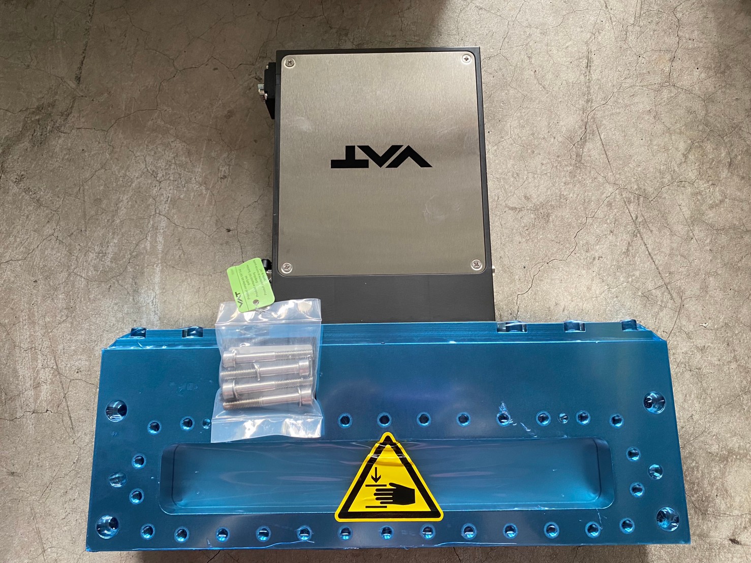 VAT 02112-BE24-AUW1 Rectangular Gate Valve - Slit Valves image
