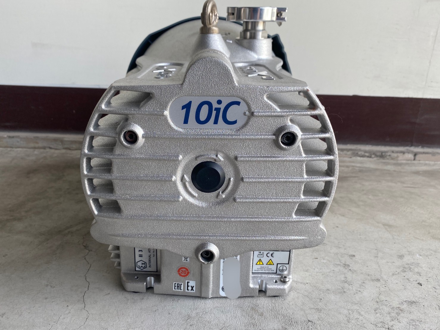 EDWARDS nXDS10iC scroll pump image