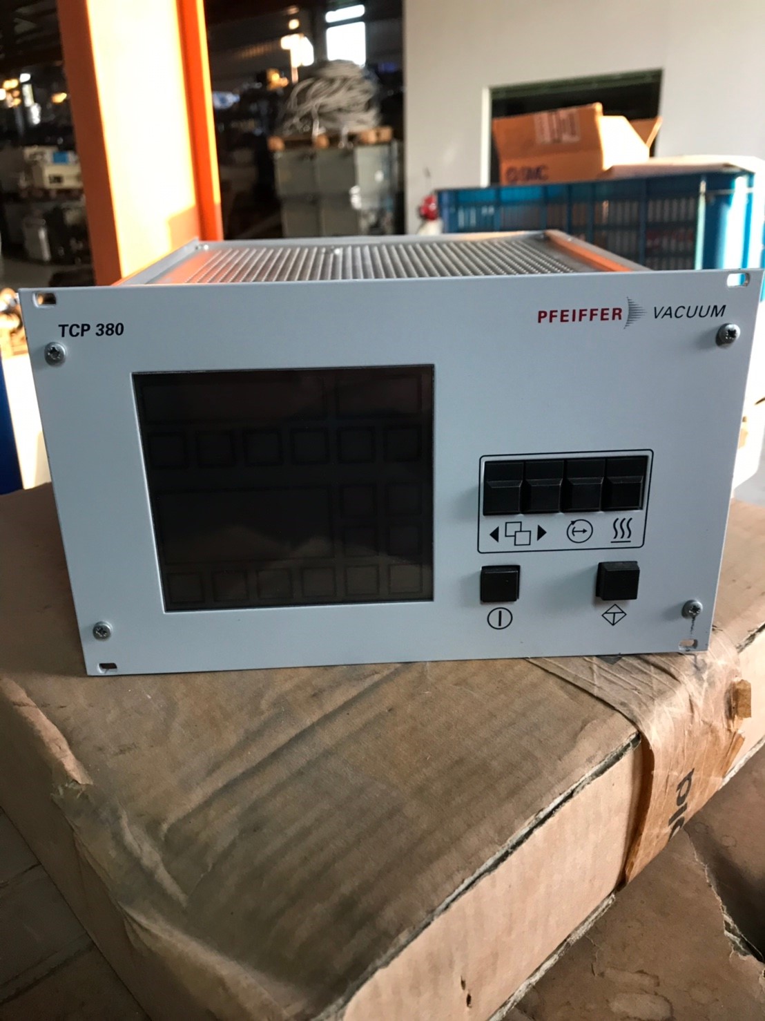 PFEIFFER VACUUM TCP 380 turbo pump controller圖片