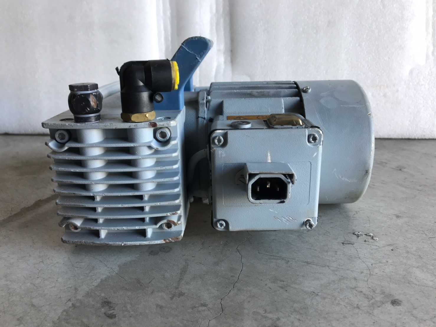 Vacuubrand MZ 2D Diaphragm Vacuum Pump圖片
