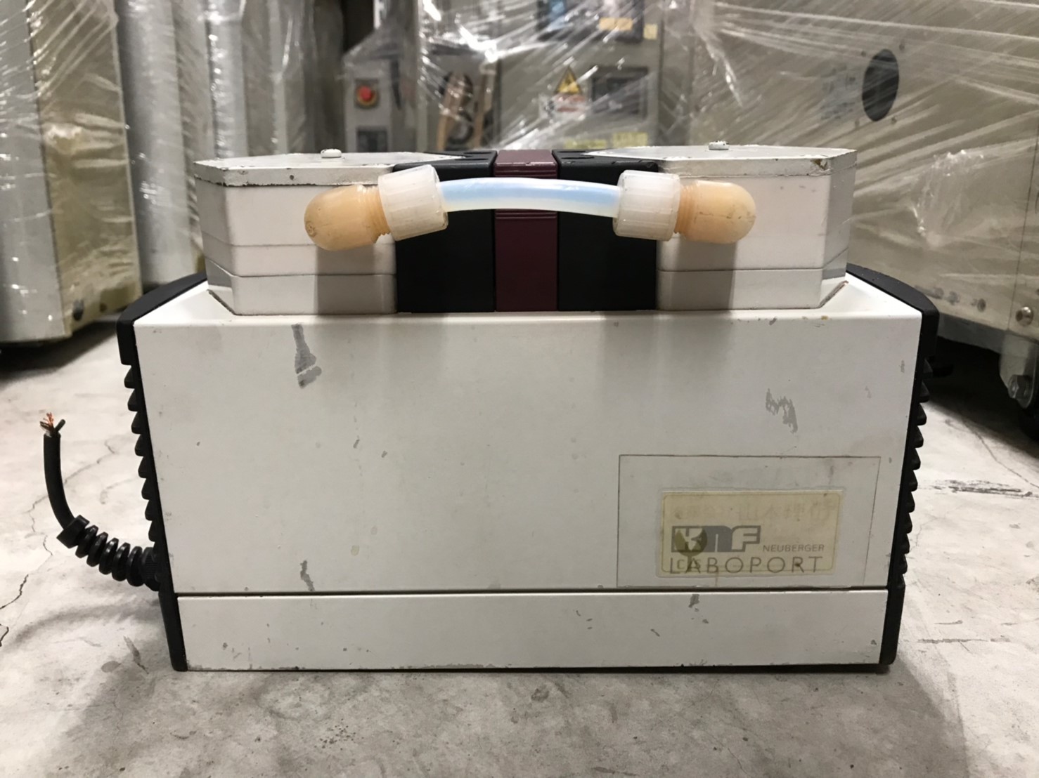 KNF LABOPORT Chemically-resistant Diaphragm Vacuum Pump N 820.3 FT.18圖片