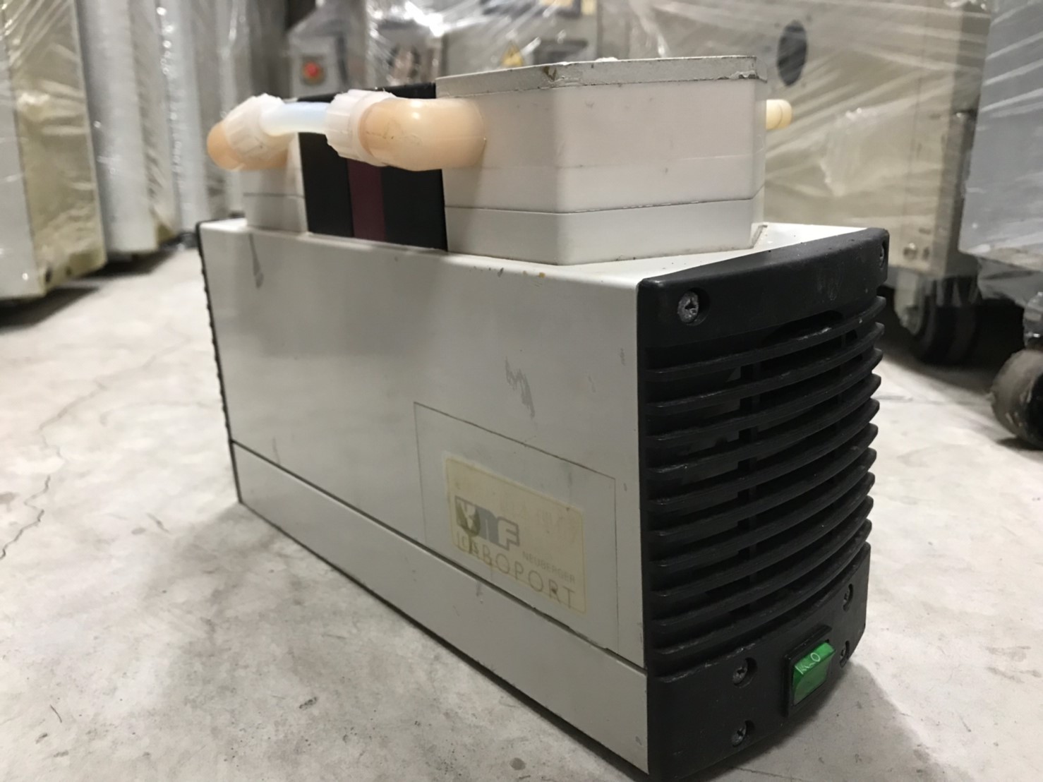 KNF LABOPORT Chemically-resistant Diaphragm Vacuum Pump N 820.3 FT.18圖片