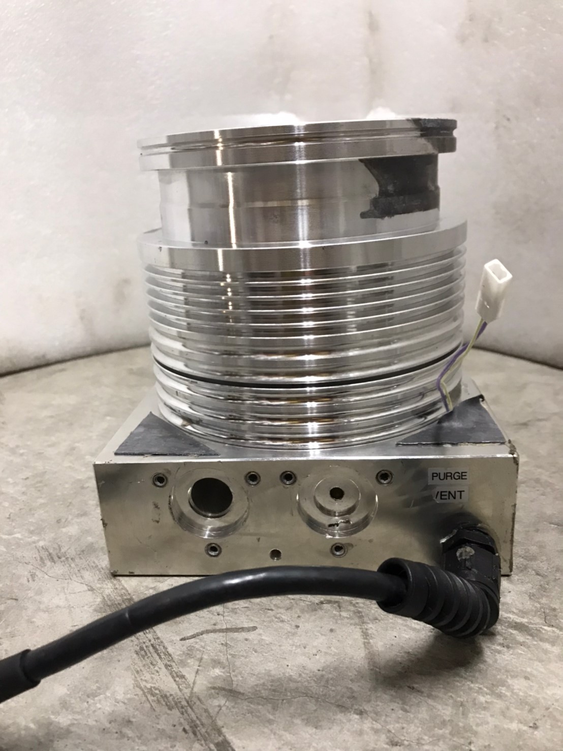 LEYBOLD TW300 turbo pump圖片