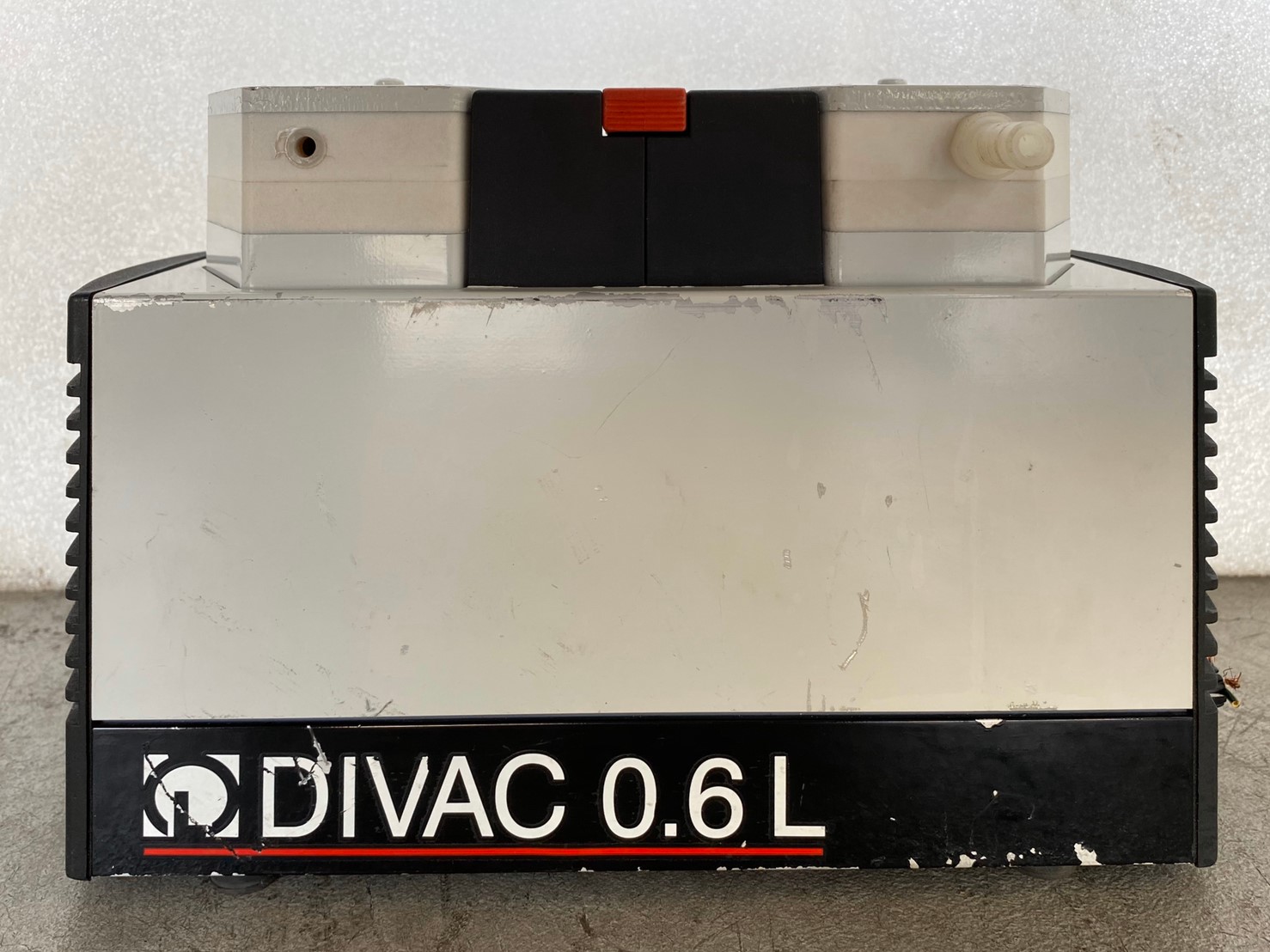 Leybold DIVAC 0.6 L Dry Diaphragm Vacuum Pump圖片