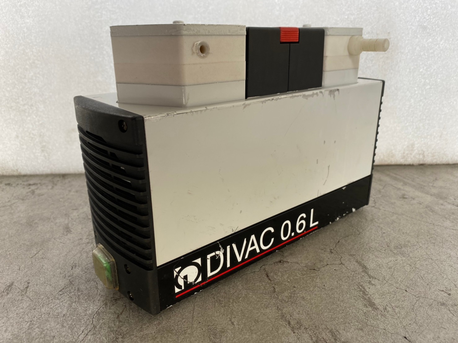 Leybold DIVAC 0.6 L Dry Diaphragm Vacuum Pump圖片