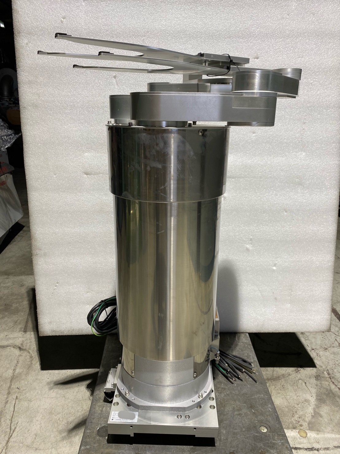 YASKAWA XU-RC350D-C61 ROBOT圖片