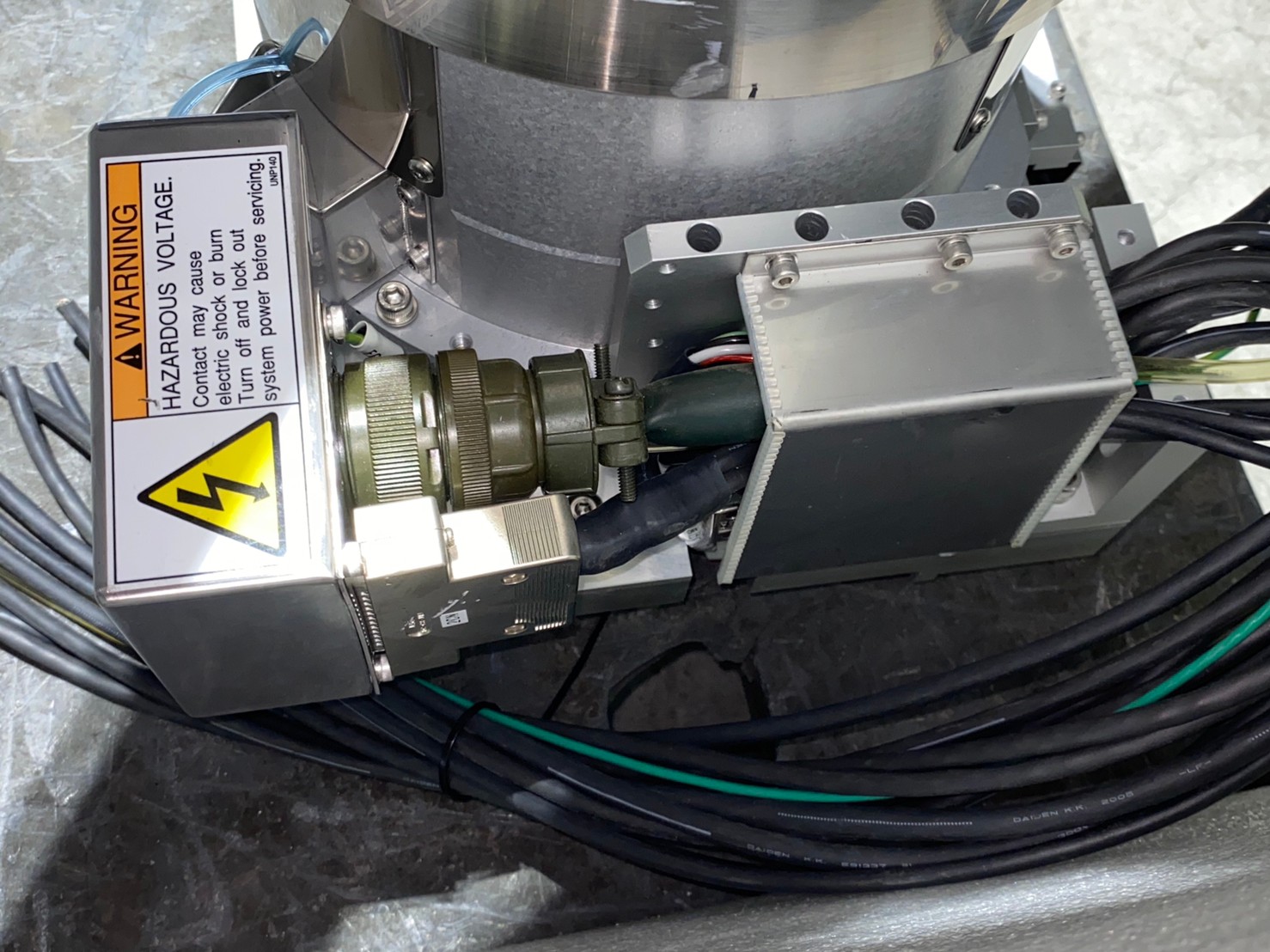 YASKAWA XU-RC350D-C61 ROBOT圖片